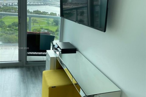 Condominio en alquiler en Miami, Florida, 1 dormitorio, 78.5 m2 № 2059468 - foto 27