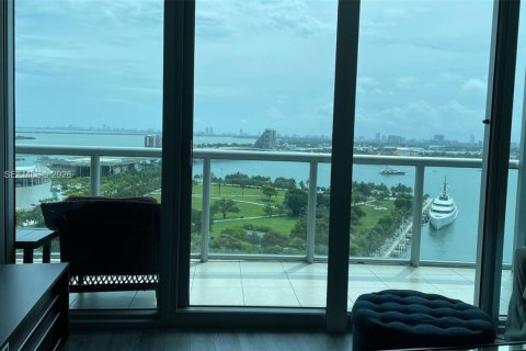 Condominio en alquiler en Miami, Florida, 1 dormitorio, 78.5 m2 № 2059468 - foto 10