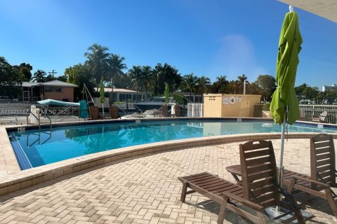 Купить кондоминиум в Норт-Майами, Флорида 2 спальни, 89.46м2, № 1983761 - фото 7