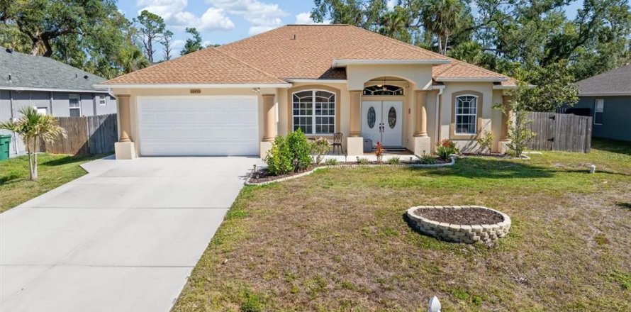 Casa en Port Charlotte, Florida 3 dormitorios, 180.69 m2 № 1637873