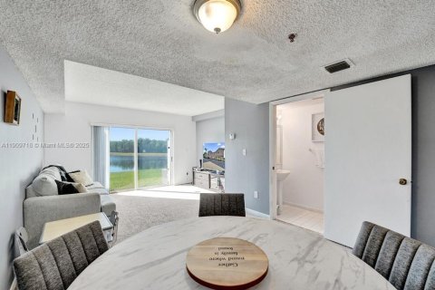 Touwnhouse à vendre à Weston, Floride: 2 chambres, 107.58 m2 № 1965384 - photo 24