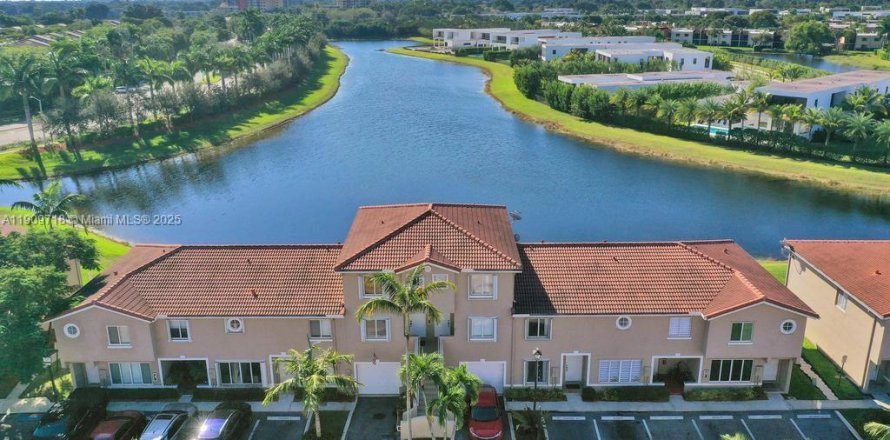 Touwnhouse à Weston, Floride 2 chambres, 107.58 m2 № 1965384