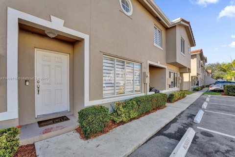 Touwnhouse à vendre à Weston, Floride: 2 chambres, 107.58 m2 № 1965384 - photo 6