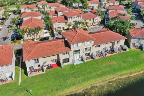 Touwnhouse à vendre à Weston, Floride: 2 chambres, 107.58 m2 № 1965384 - photo 3