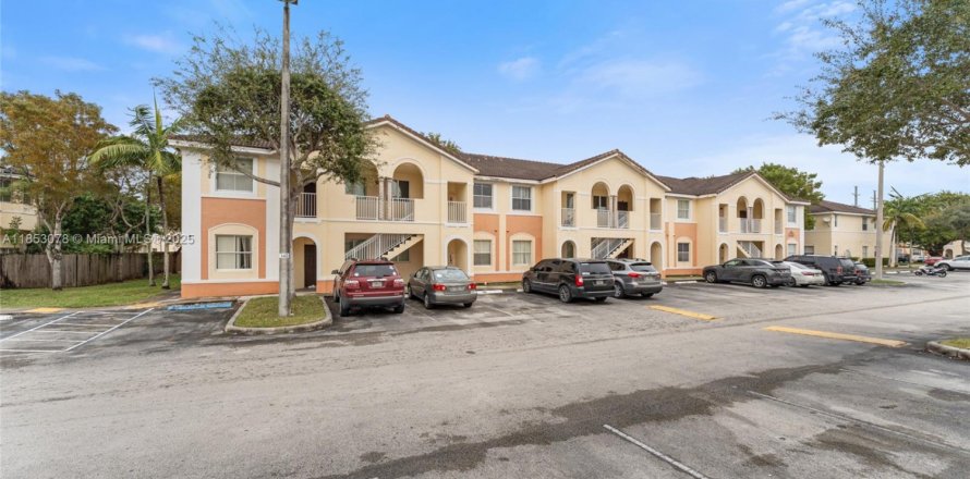 Condo in Homestead, Florida, 2 bedrooms № 1871681
