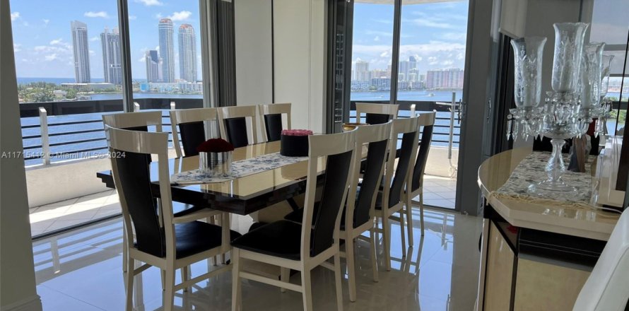 Condo à Aventura, Floride, 3 chambres № 1700239