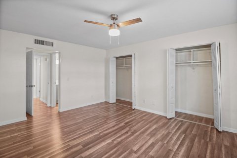 Condo in Stuart, Florida, 2 bedrooms  № 2190664 - photo 27