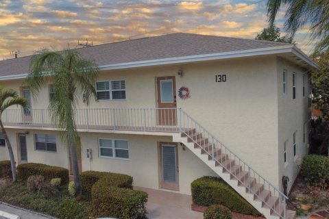 Condo in Stuart, Florida, 2 bedrooms  № 2190664 - photo 2
