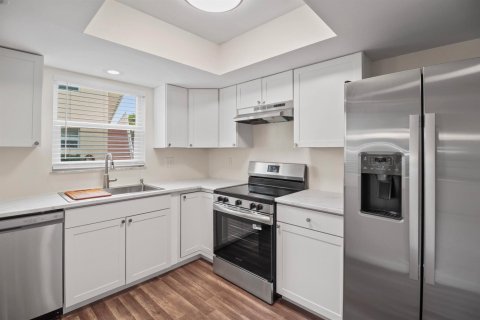 Condo in Stuart, Florida, 2 bedrooms  № 2190664 - photo 13