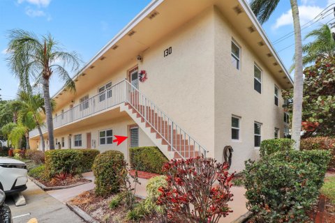 Condo in Stuart, Florida, 2 bedrooms  № 2190664