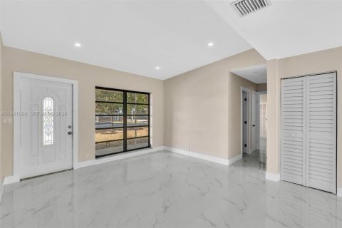 House in Fort Lauderdale, Florida 3 bedrooms, 221.76 sq.m. № 1998934 - photo 13
