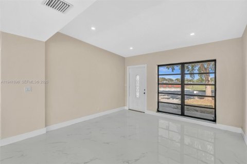 House in Fort Lauderdale, Florida 3 bedrooms, 221.76 sq.m. № 1998934 - photo 12