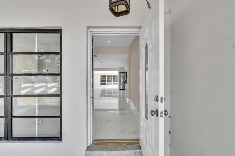 House in Fort Lauderdale, Florida 3 bedrooms, 221.76 sq.m. № 1998934 - photo 7