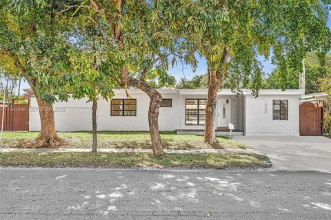 Casa en Fort Lauderdale, Florida 3 dormitorios, 221.76 m2 № 1998934