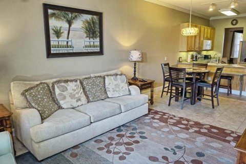 Condo in Land O' Lakes, Florida, 2 bedrooms  № 1535700 - photo 9