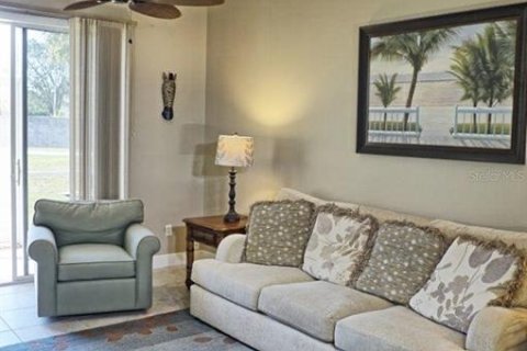 Condo in Land O' Lakes, Florida, 2 bedrooms  № 1535700 - photo 4
