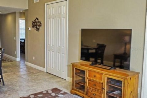 Condo in Land O' Lakes, Florida, 2 bedrooms  № 1535700 - photo 8