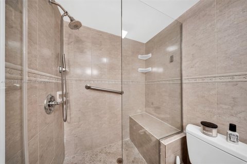 Casa en venta en Miami, Florida, 3 dormitorios, 155.61 m2 № 1890407 - foto 21