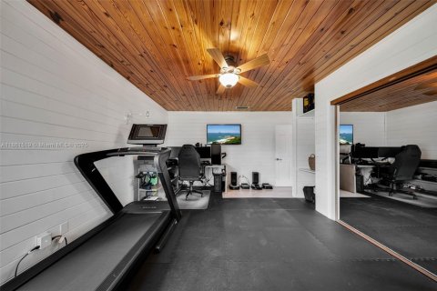 Casa en venta en Miami, Florida, 3 dormitorios, 155.61 m2 № 1890407 - foto 23