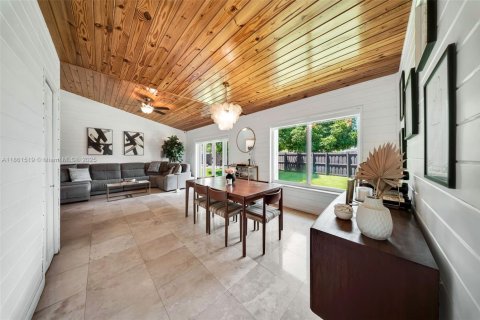 Casa en venta en Miami, Florida, 3 dormitorios, 155.61 m2 № 1890407 - foto 9