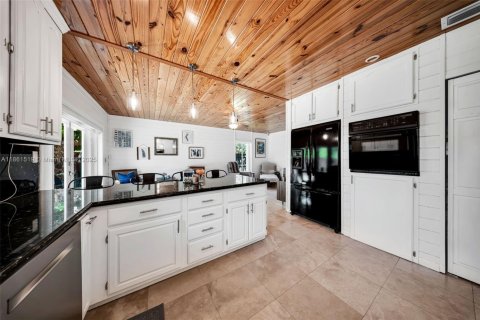 Casa en venta en Miami, Florida, 3 dormitorios, 155.61 m2 № 1890407 - foto 11