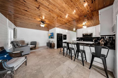 Casa en venta en Miami, Florida, 3 dormitorios, 155.61 m2 № 1890407 - foto 15