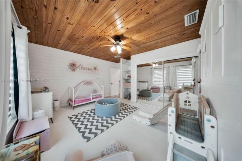 Casa en venta en Miami, Florida, 3 dormitorios, 155.61 m2 № 1890407 - foto 19