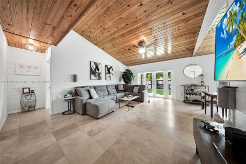 Casa en venta en Miami, Florida, 3 dormitorios, 155.61 m2 № 1890407 - foto 7
