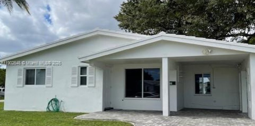 Дом в Дирфилд-Бич, Флорида 2 спальни, 77.29м2 № 1953031