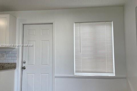 Снять в аренду виллу или дом в Дирфилд-Бич, Флорида 2 спальни, 77.29м2, № 1953031 - фото 16