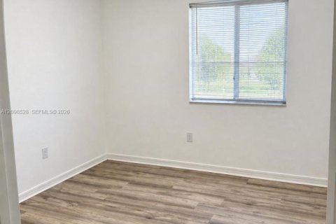 Townhouse in Miami, Florida 4 bedrooms, 154.22 sq.m. № 2393225 - photo 14
