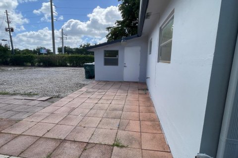 Immobilier commercial à vendre à Oakland Park, Floride № 2182835 - photo 17