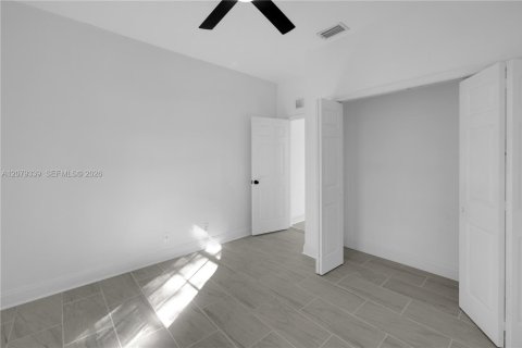 House in Miramar, Florida 3 bedrooms, 143.26 sq.m. № 2331821 - photo 15