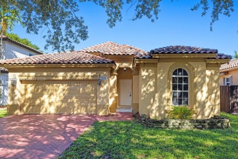 House in Miramar, Florida 3 bedrooms, 143.26 sq.m. № 2331821