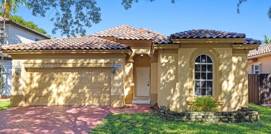 House in Miramar, Florida 3 bedrooms, 143.26 sq.m. № 2331821