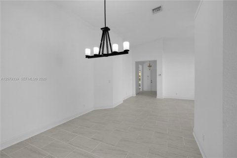 House in Miramar, Florida 3 bedrooms, 143.26 sq.m. № 2331821 - photo 13