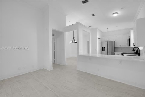 House in Miramar, Florida 3 bedrooms, 143.26 sq.m. № 2331821 - photo 12