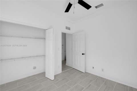 House in Miramar, Florida 3 bedrooms, 143.26 sq.m. № 2331821 - photo 21