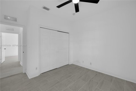 House in Miramar, Florida 3 bedrooms, 143.26 sq.m. № 2331821 - photo 14