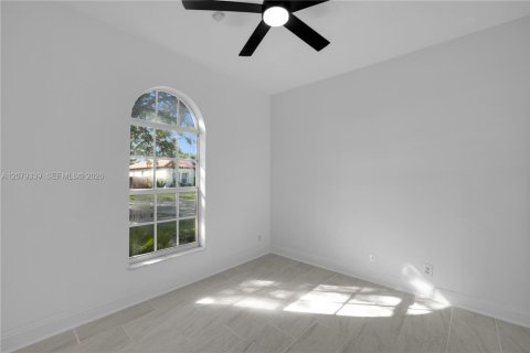House in Miramar, Florida 3 bedrooms, 143.26 sq.m. № 2331821 - photo 17