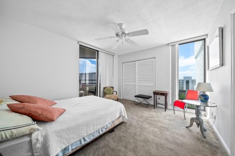 Condo in South Palm Beach, Florida, 2 bedrooms  № 2253132 - photo 14