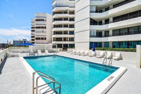Condo in South Palm Beach, Florida, 2 bedrooms  № 2253132 - photo 28