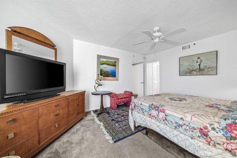 Condo in South Palm Beach, Florida, 2 bedrooms  № 2253132 - photo 20
