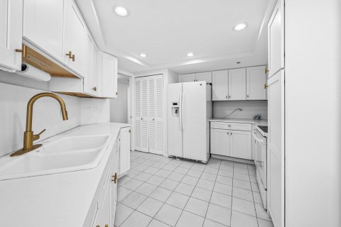 Condo in South Palm Beach, Florida, 2 bedrooms  № 2253132 - photo 10