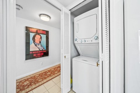 Condo in South Palm Beach, Florida, 2 bedrooms  № 2253132 - photo 22