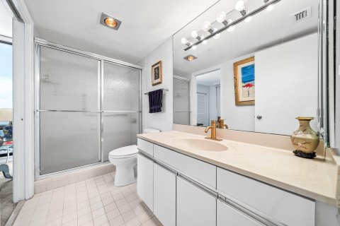 Condo in South Palm Beach, Florida, 2 bedrooms  № 2253132 - photo 16