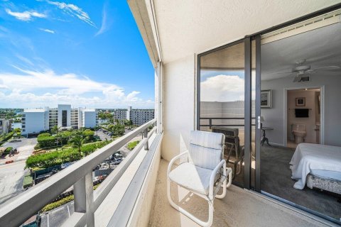 Condo in South Palm Beach, Florida, 2 bedrooms  № 2253132 - photo 18