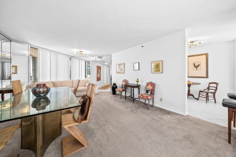Condo in South Palm Beach, Florida, 2 bedrooms  № 2253132 - photo 7