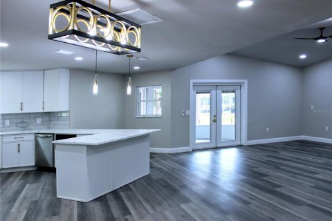House in Wesley Chapel, Florida 3 bedrooms, 156.45 sq.m. № 1759445 - photo 4