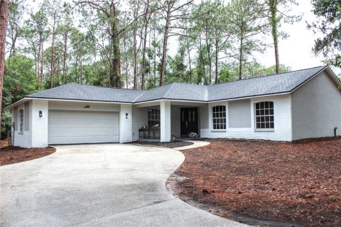 House in Wesley Chapel, Florida 3 bedrooms, 156.45 sq.m. № 1759445 - photo 1